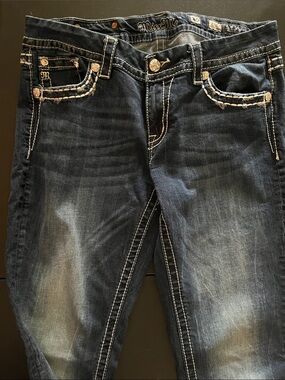 Miss Me Dark Indigo Straight Leg Jeans Fleur de Lis Embellishment Y2K midrise